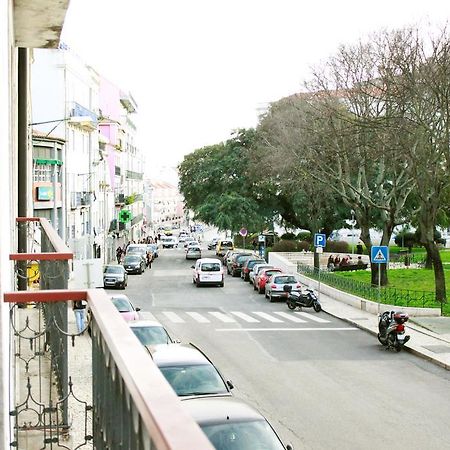 Joivy Modern 1-Bed Apt With Terrace, Moments From Sao Bento Palace Lisboa Eksteriør bilde