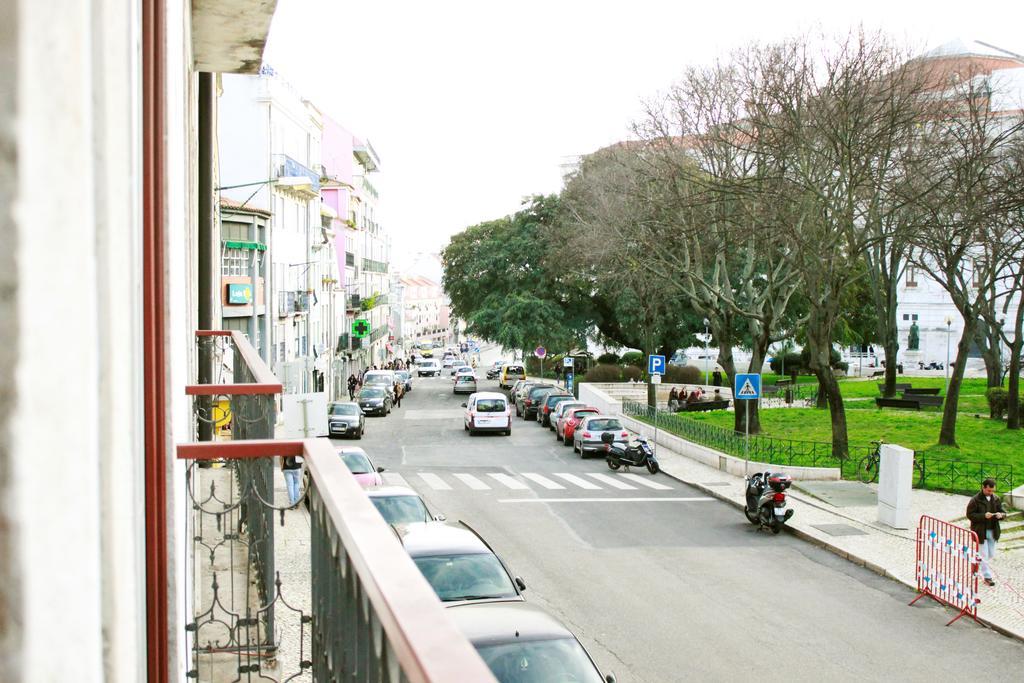 Joivy Modern 1-Bed Apt With Terrace, Moments From Sao Bento Palace Lisboa Eksteriør bilde